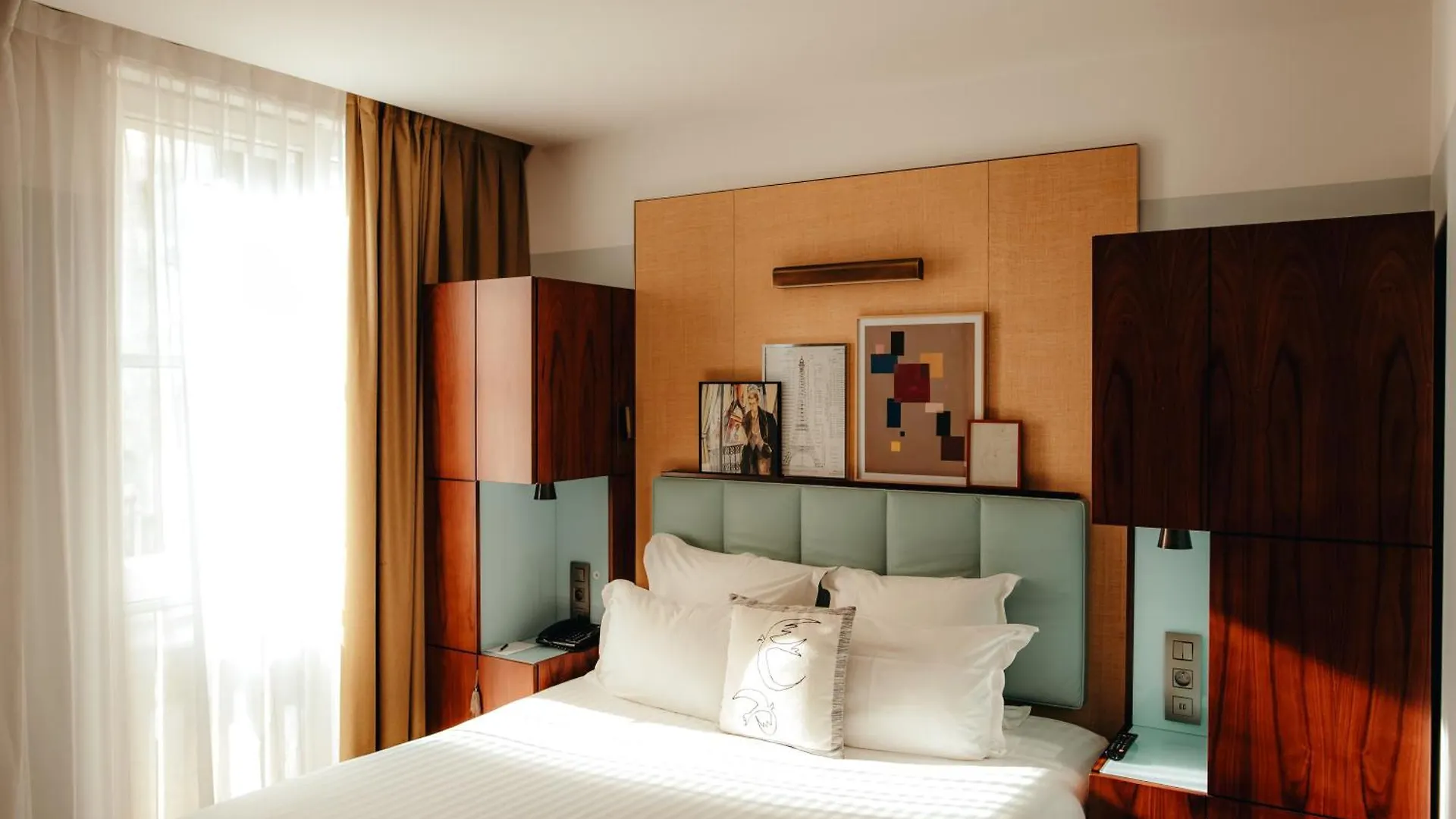 Hotel Eiffel Blomet Paris