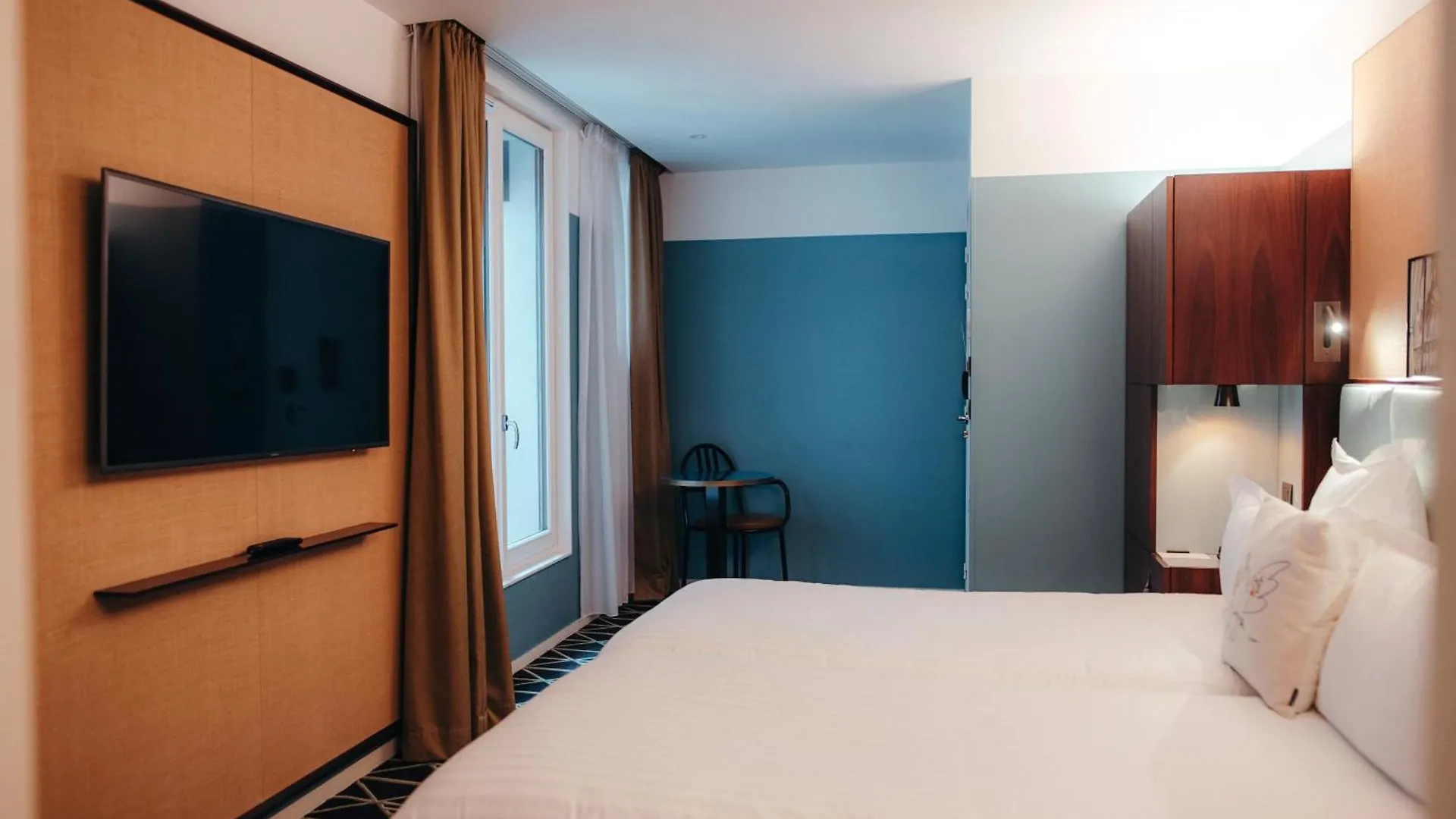 Eiffel Blomet 4*