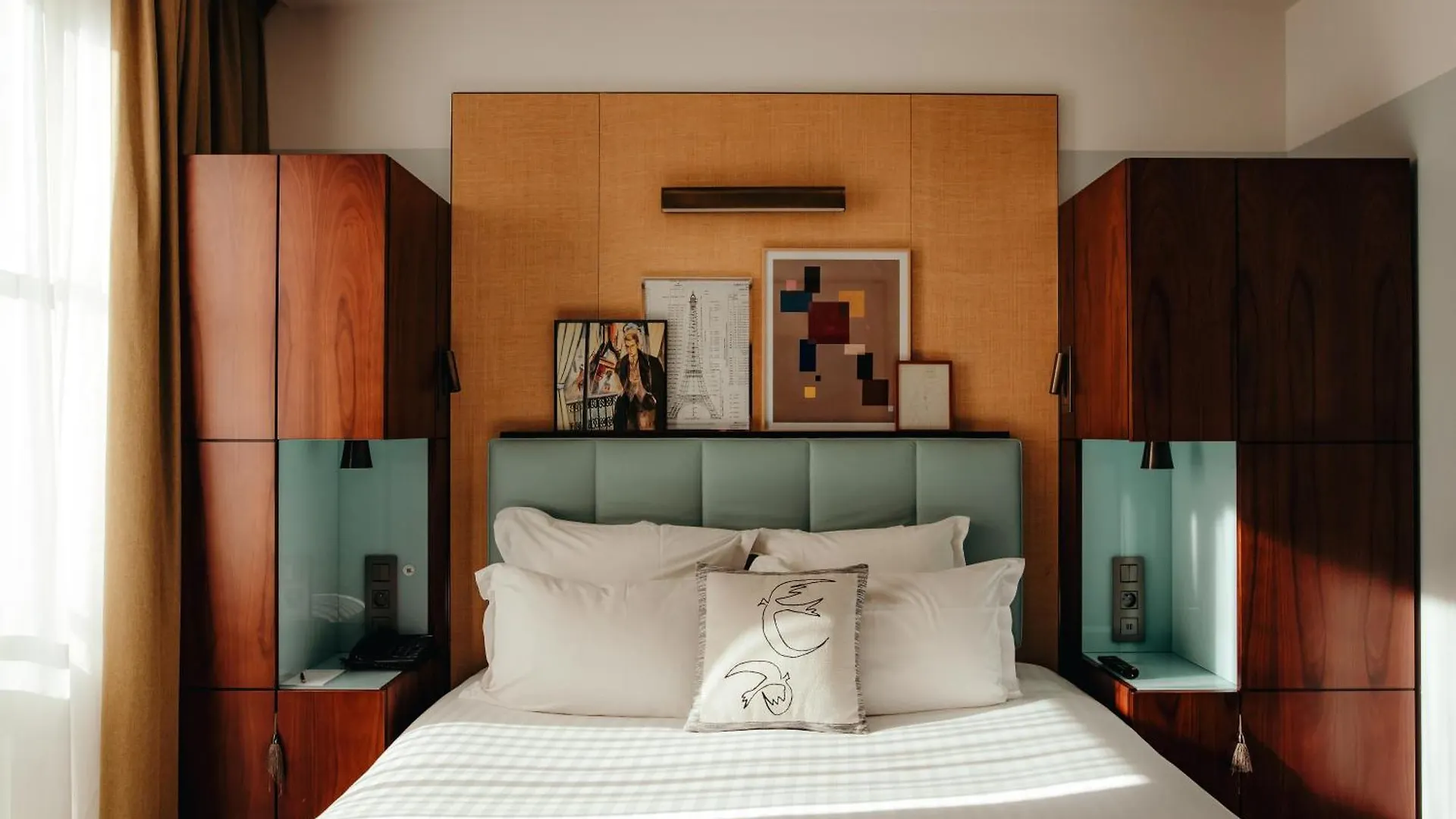 Eiffel Blomet Hotel