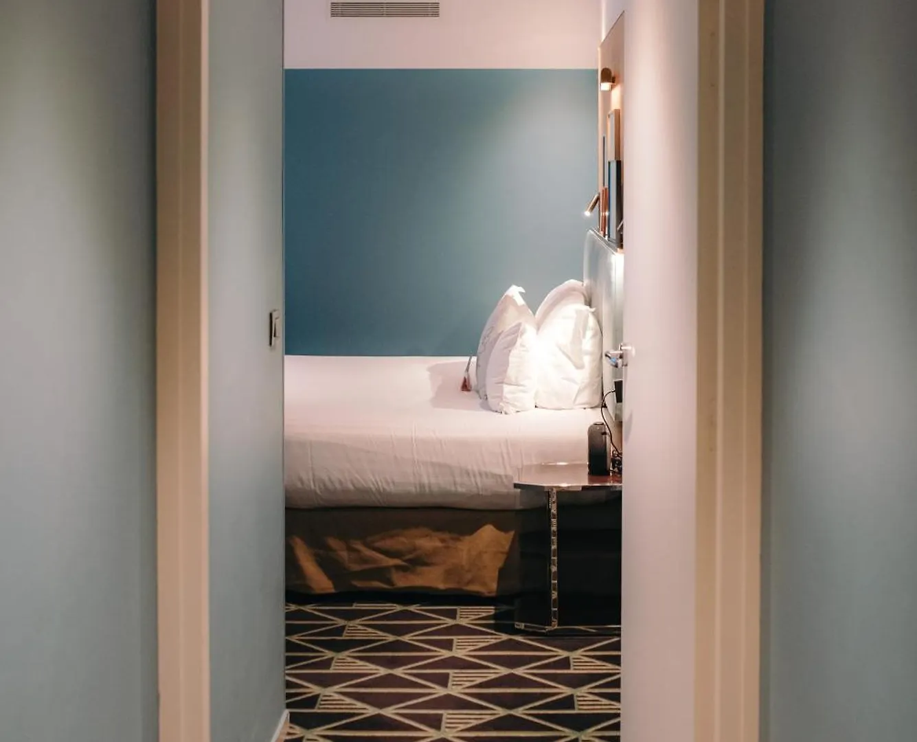 Eiffel Blomet 4* Paris